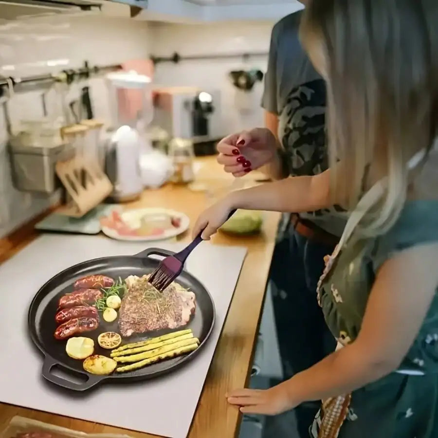 Multifunctional Cast Iron Skillet — Non-Stick Design, Ideal for Pizza, Grilling, and Pancakes (11 inch) — Compatible with All Stove Types