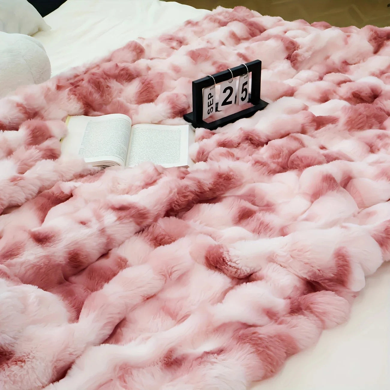 Bubble Fleece Blanket for Couch, Faux Rabbit Fur Throw Blanket, Soft Cozy Fluffy Decorative Blankets for Bed, Sofa