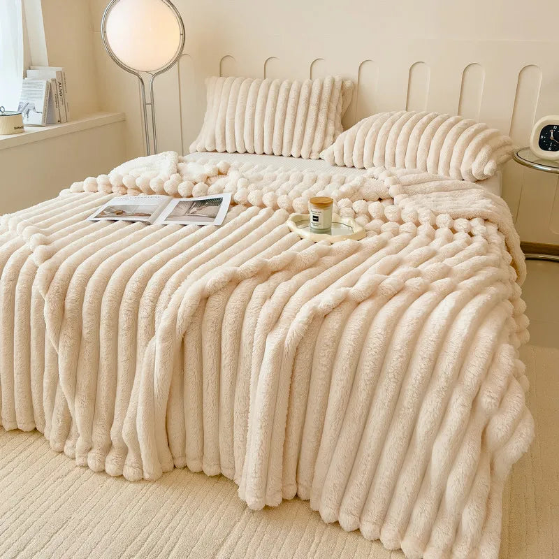 Luxurious Super Soft Faux Rabbit Fur Blanket - Warm & Cozy Throw for Couch, Bed & Travel - Versatile All-Season Gift